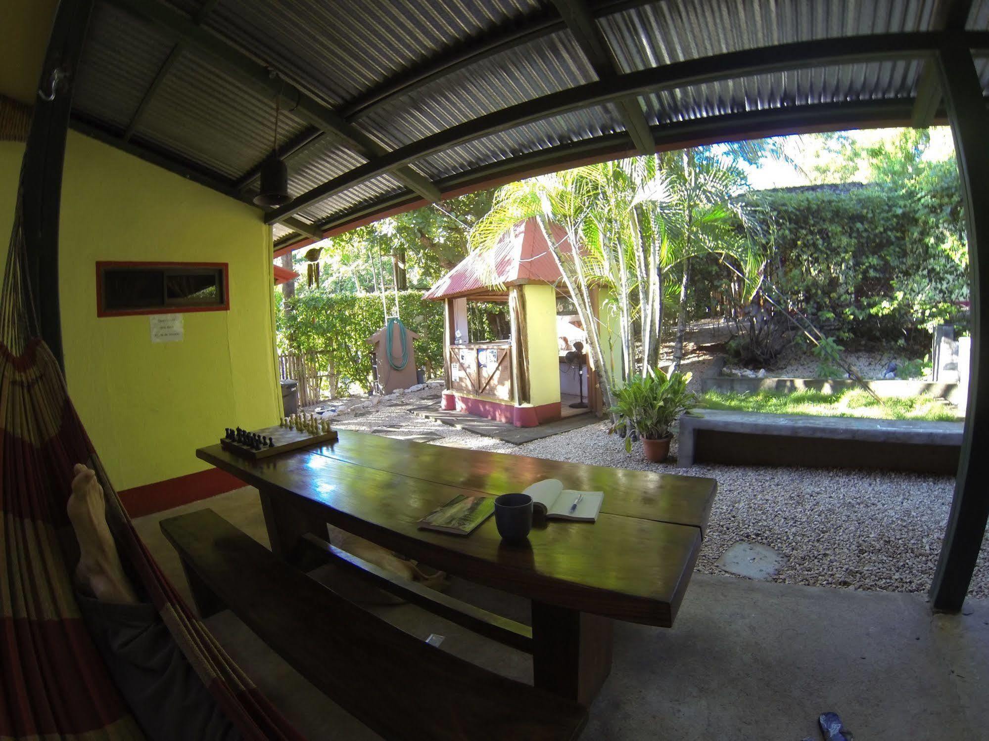 Indra Inn Playa Grande Buitenkant foto