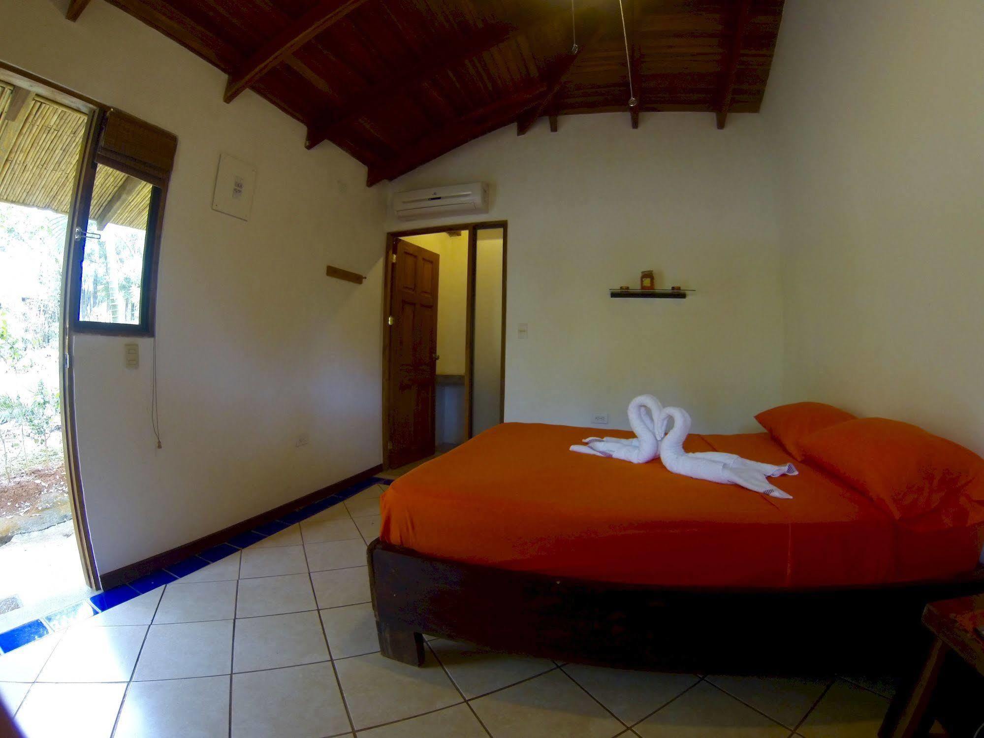 Indra Inn Playa Grande Buitenkant foto