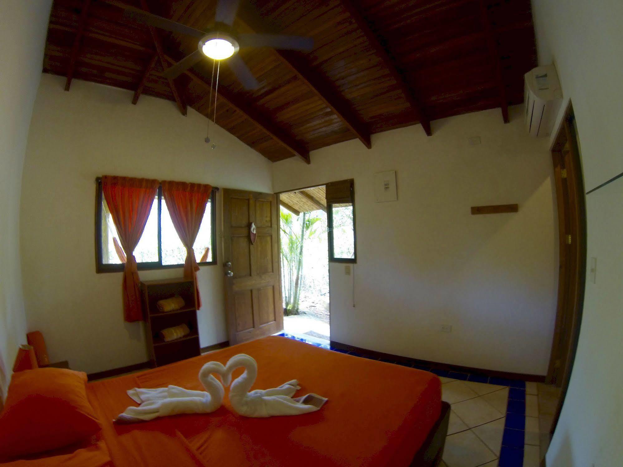Indra Inn Playa Grande Buitenkant foto