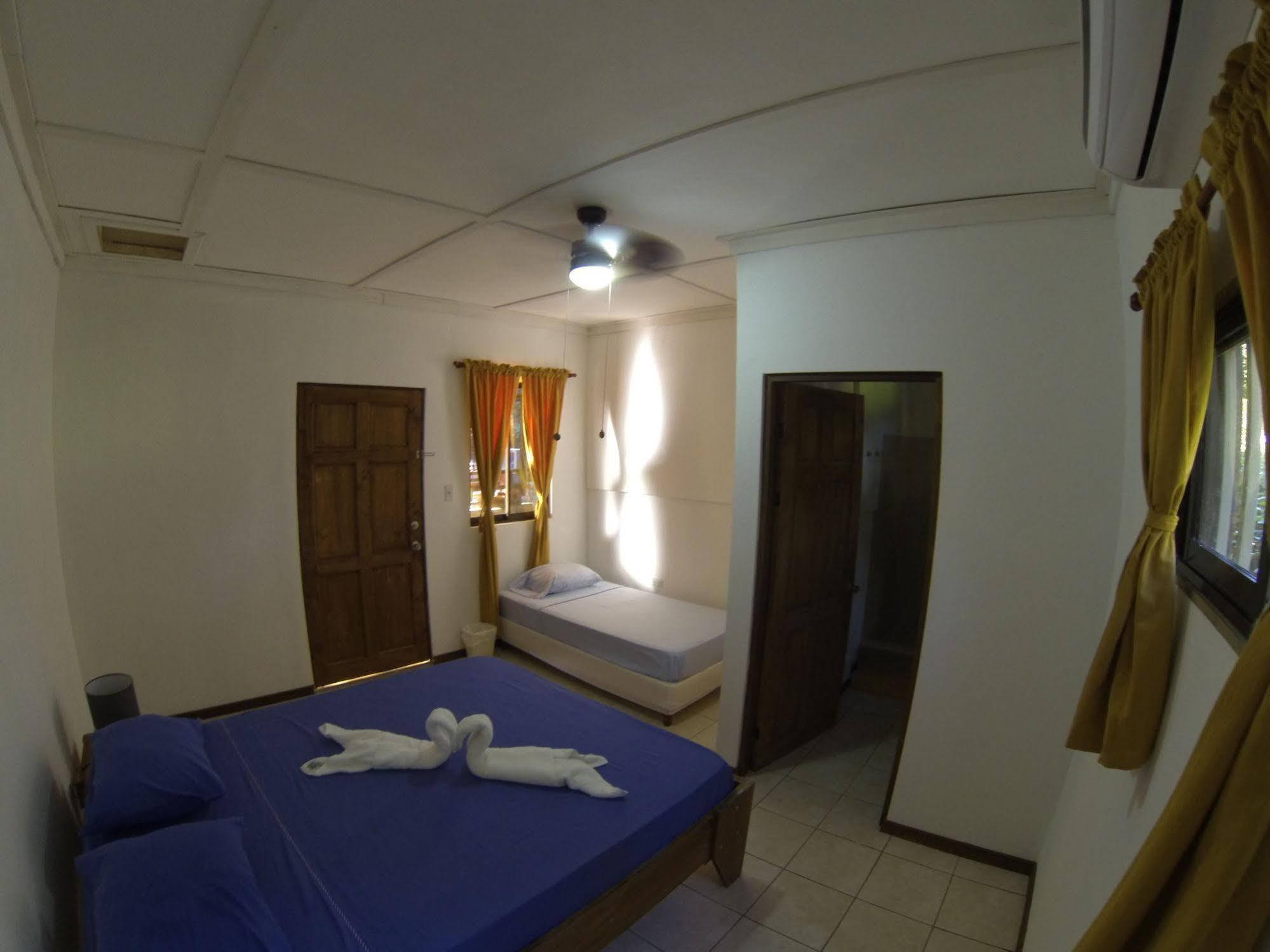 Indra Inn Playa Grande Buitenkant foto